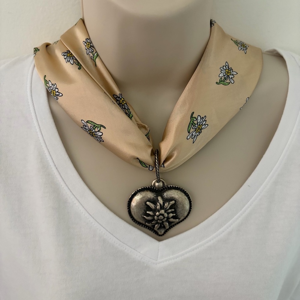 traditional beer hops flower German scarf neck necklace festival rare twilly